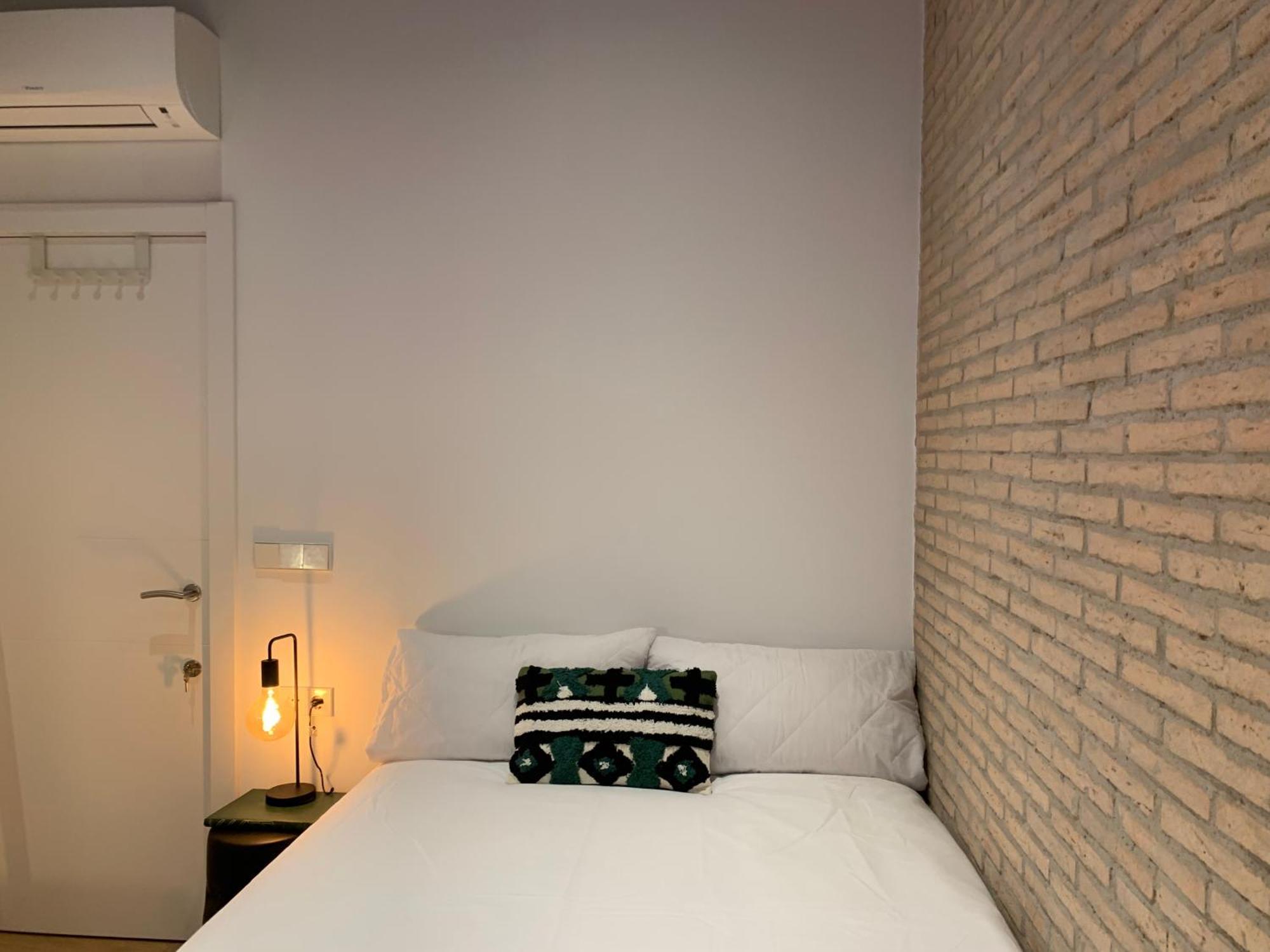 La Reina Beach Rooms 瓦伦西亚 外观 照片